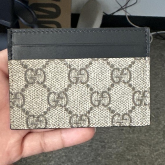 GG Supreme Card Case / Gucci Card Holder / Gucci Card Wallet - Picture 1 of 3